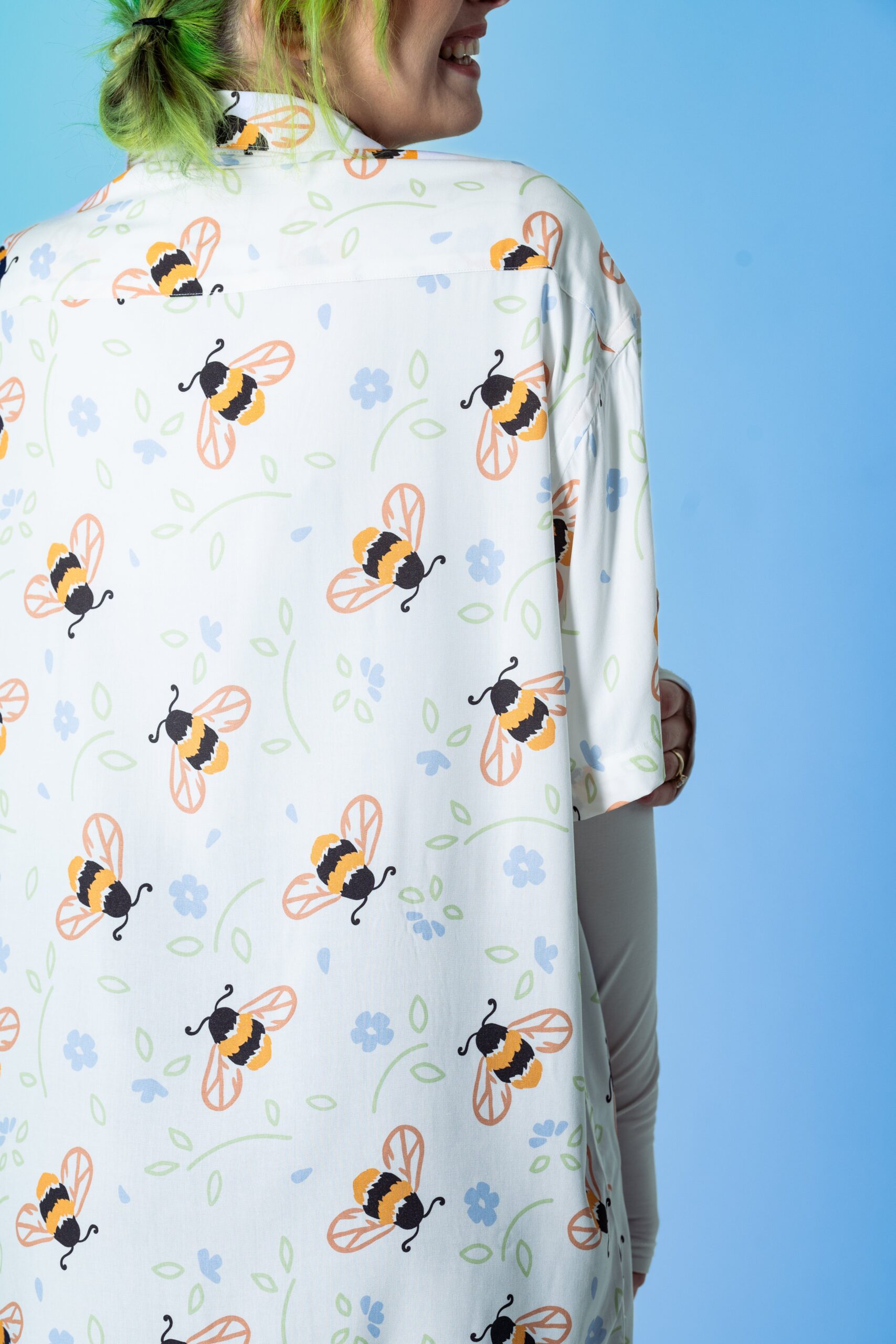 Chemise à motifs Bourdonnement Floral – Image 8