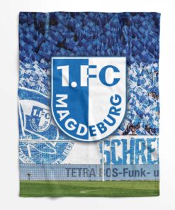 Alternative view of 1. FC Magdeburg Magdeburger Fans feiern ihre Mannschaft Fleecedecke - Decke