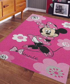 Rosa Kleid von Minnie Mouse Teppich