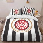 SV Wehen Wiesbaden black white vertical background 03 Kinderbettwäsche – Bettwäsche